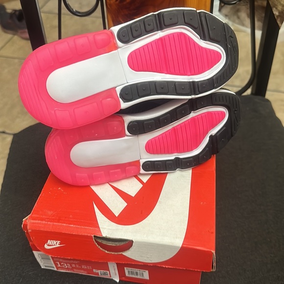 Nike Air Max 270 Girls - Picture 6 of 6